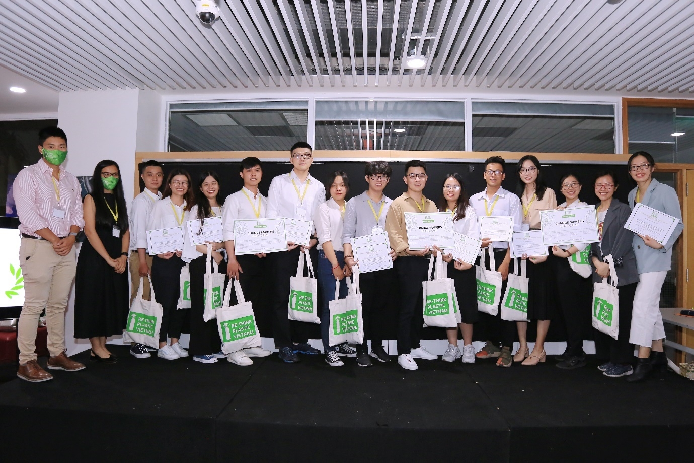 HCMC college students propose innovative plastic waste solutions