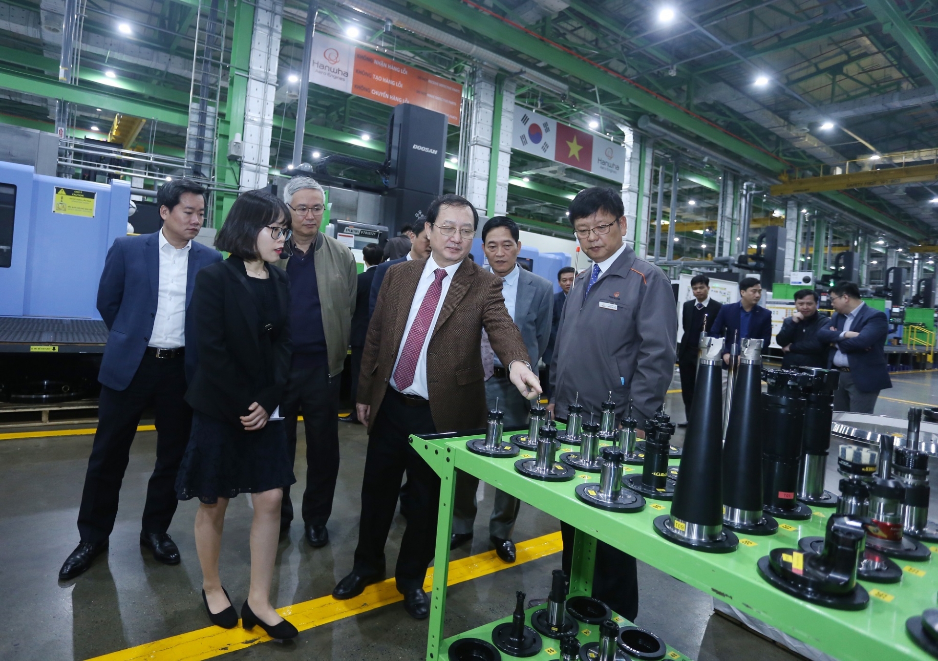 Hoa Lac Hi-tech Park promotes key products