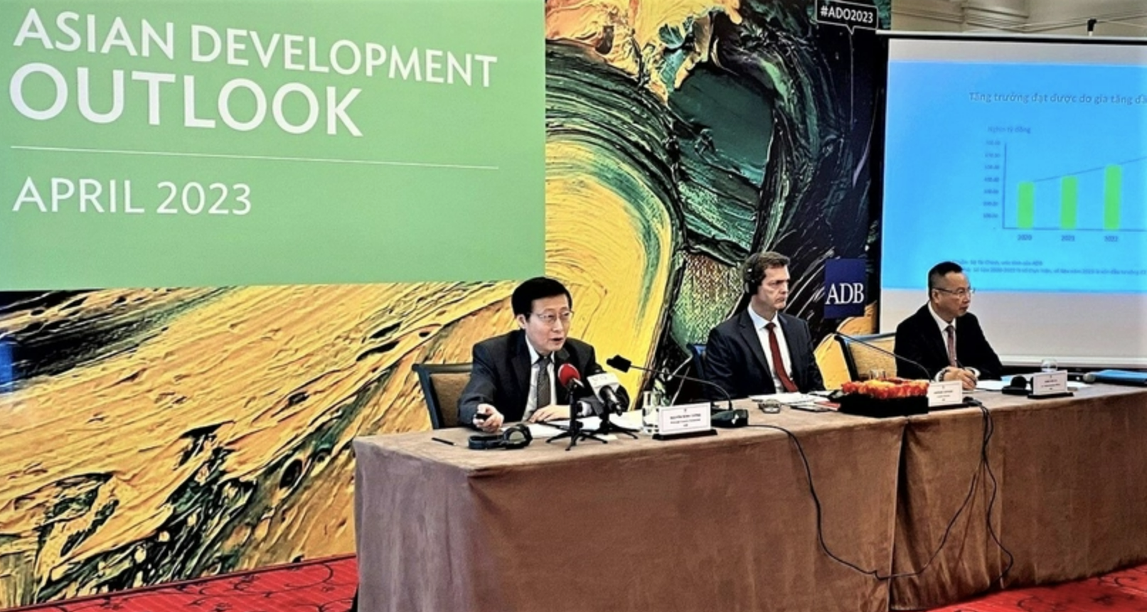 ADB sets moderate 2023 growth outlook for Vietnam