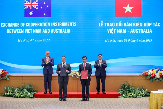 Vietnamese, Australian PMs witness exchange of cooperation instruments
