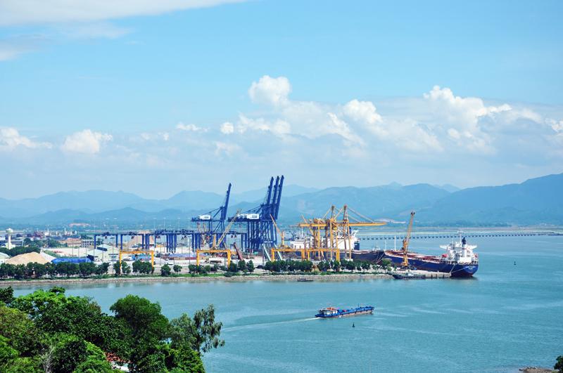 Hàng container thông qua cảng biển ước đạt 17 triệu TEUs, nhiều cảng nhỏ tăng trưởng đột biến