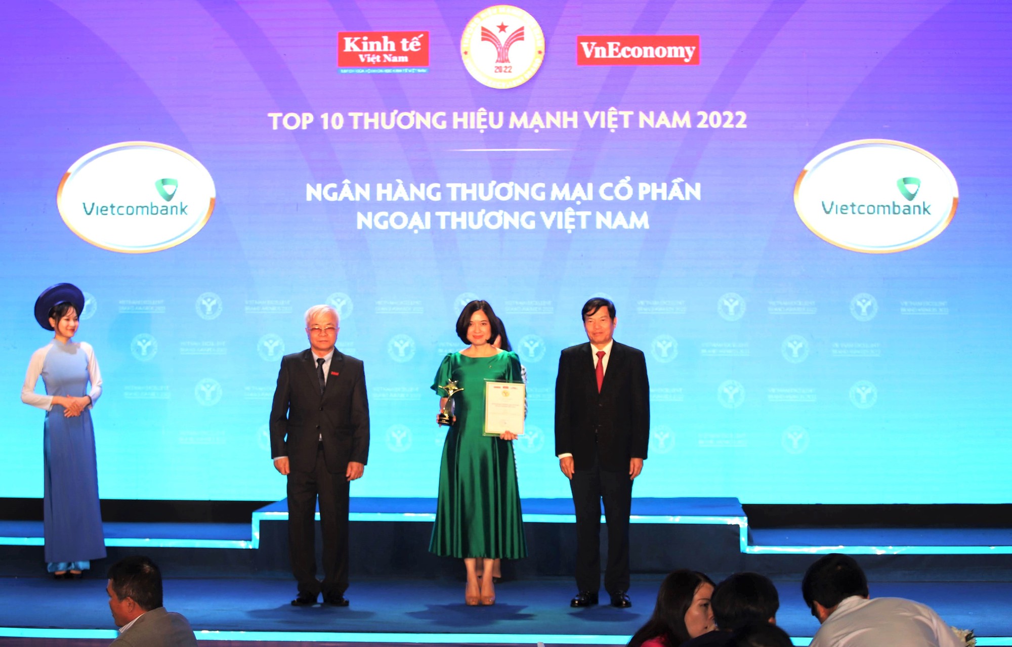 Vietcombank 9 lần liên tiếp có mặt trong Top 10 thương hiệu mạnh Việt Nam