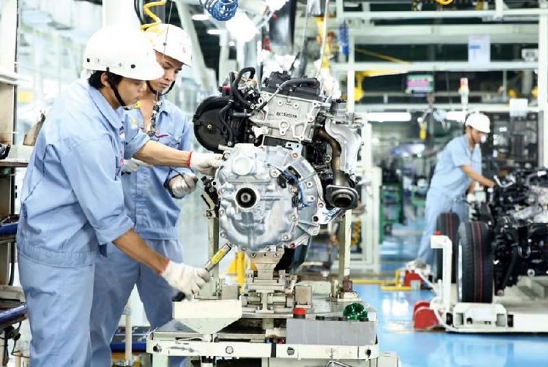 PMI tiếp tục giảm điểm, ngành sản xuất Việt Nam chưa hết khó khăn